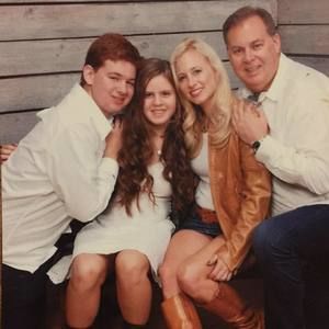 Meet your Posher, Hilary